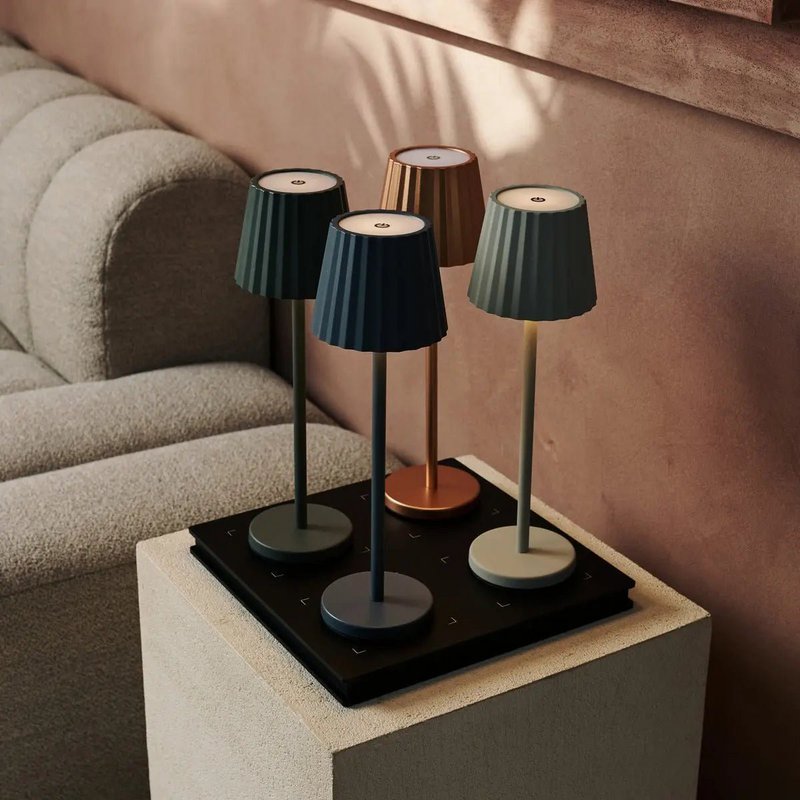 Maya Shadow Grey Ribbed Bordlampe