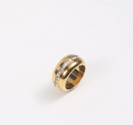 Romane - Wide Crystal Plain Gold Band