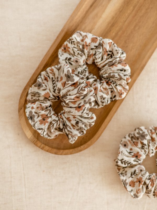 Brede scrunchie / dity bloemen