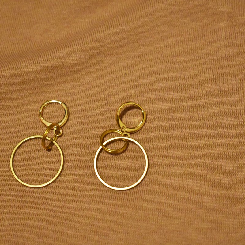 Boucles d'oreilles Welcome Huggie