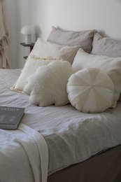 Patchwork-Candy-Kissen aus Bouclé „Weißes Lamm“ aus Baumwolle