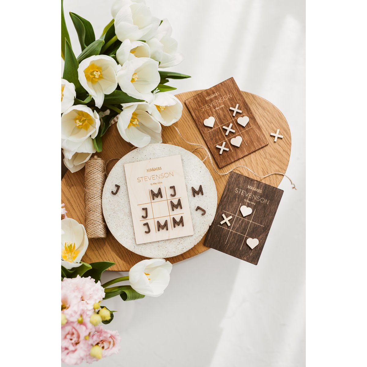 Hochzeitsgeschenk, personalisiertes Tic Tac Toe Spiel, graviertes Andenken aus Holz, interaktive Gastgeschenkidee, einzigartiges Hochzeitsgastgeschenk