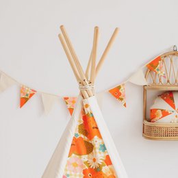 Girlande „Picknick mit Blumen“.