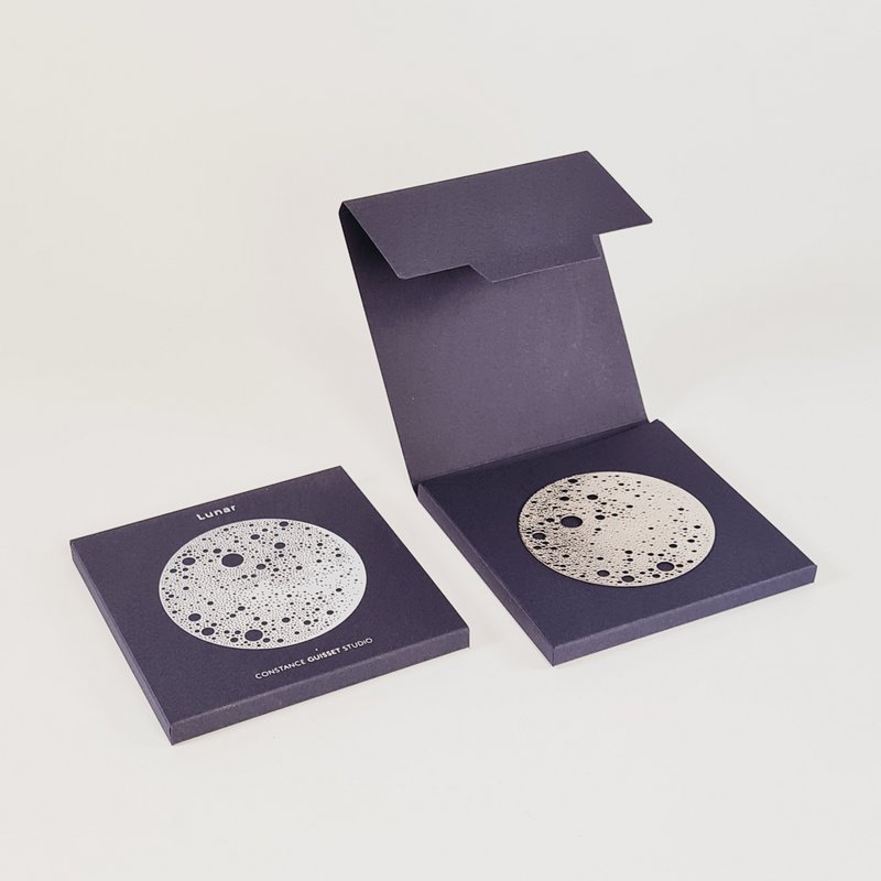 Broche magnétique "Lunar" Petite - 4 couleurs au choix - Design Constance Guisset