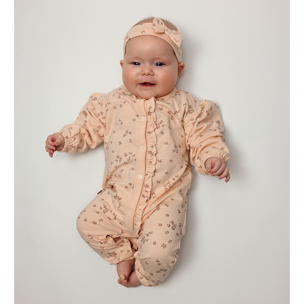 Onesie Flower Hearts | Pale Dogwood
