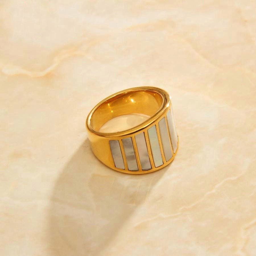 Stella - Statement-Ring aus Perlmutt