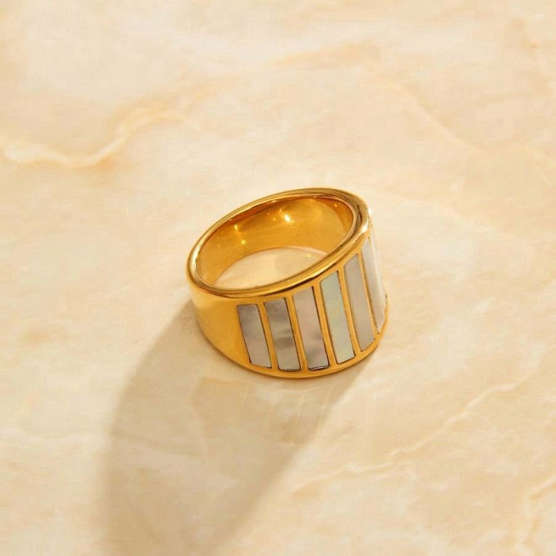 Stella - Statement-Ring aus Perlmutt