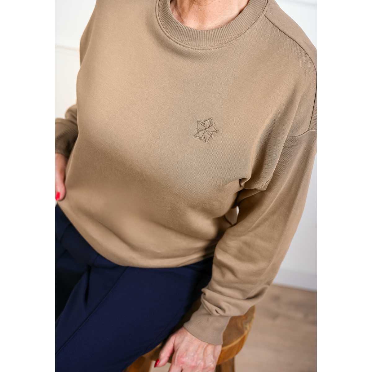Il maglione essenziale: cammello