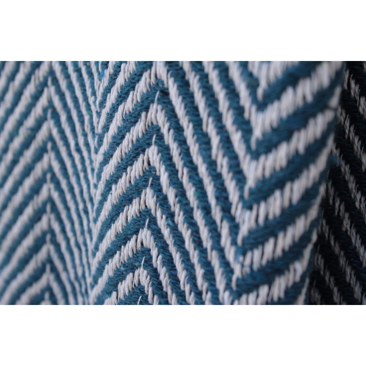 100% Luxurious Stripes ZigZag Cotton Blanket made in Portugal