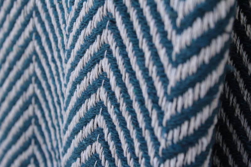 100% Luksuriøse Stripes ZigZag bomuldstæppe lavet i Portugal