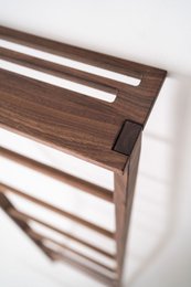 Kledingladder, handdoekenrek van massief walnoot