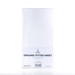 White organic fitted sheet for crib, cot bed, and moses basket. Made of soft, breathable cotton material. Fits mattresses up to 140cm x 70cm.