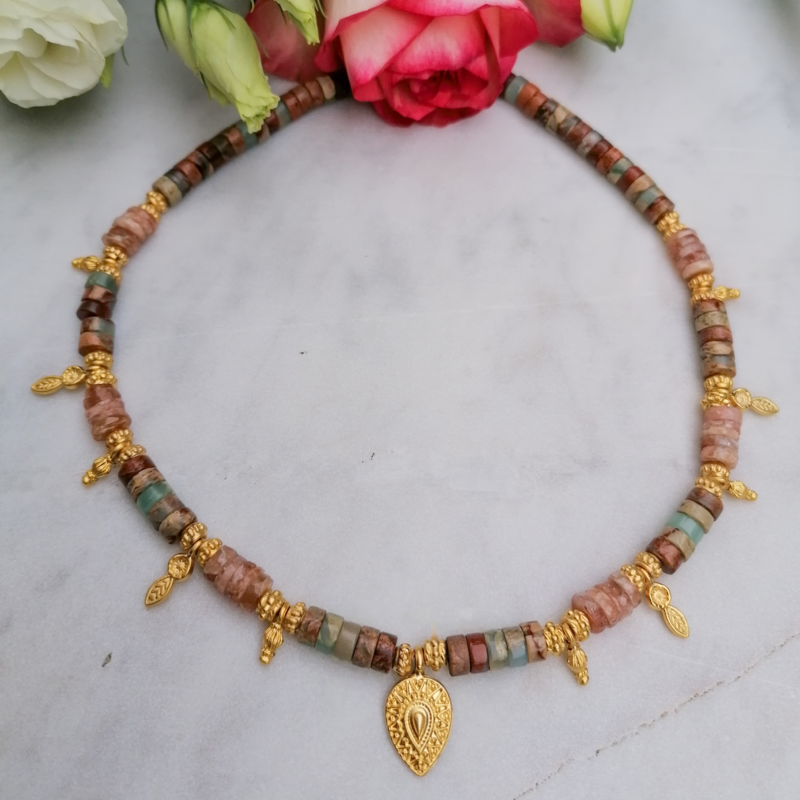 Elements choker