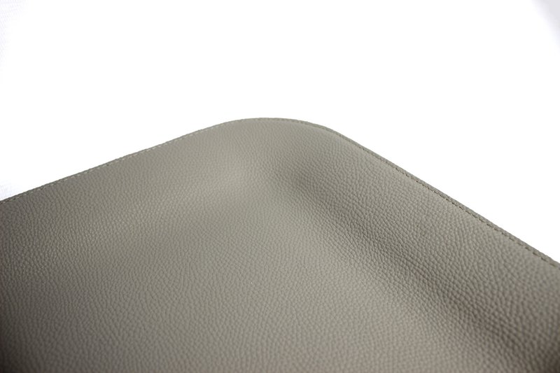 Tablette plate en cuir synthétique taupe gris brun lisse en cuir optique 33x25 cm
