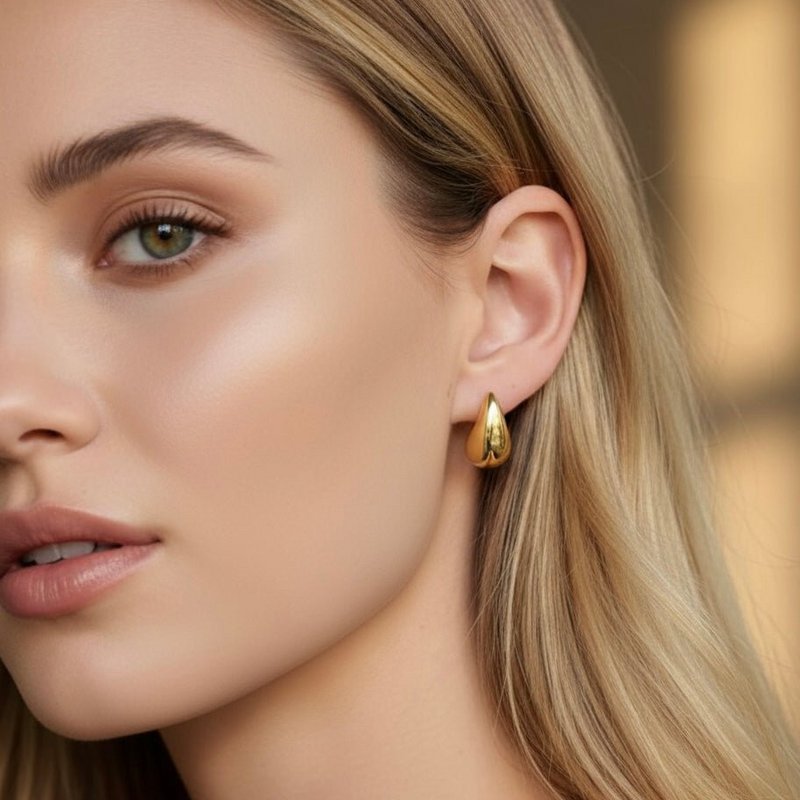 Goccia Bold – Boucles d'oreilles lobe goutte dorées