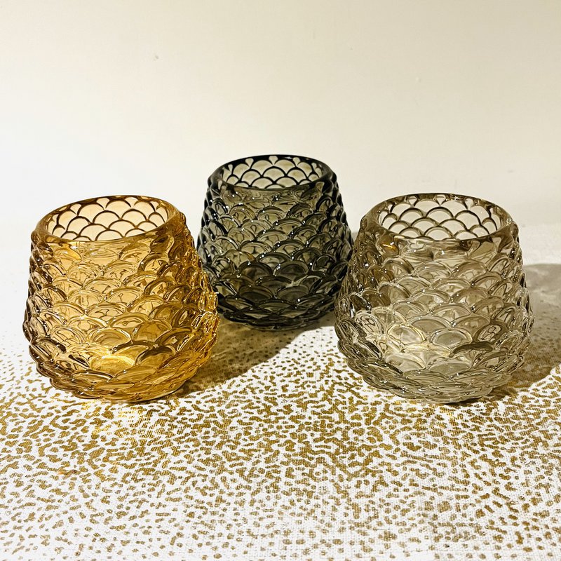 Support pour lampe en forme de pomme de pin
