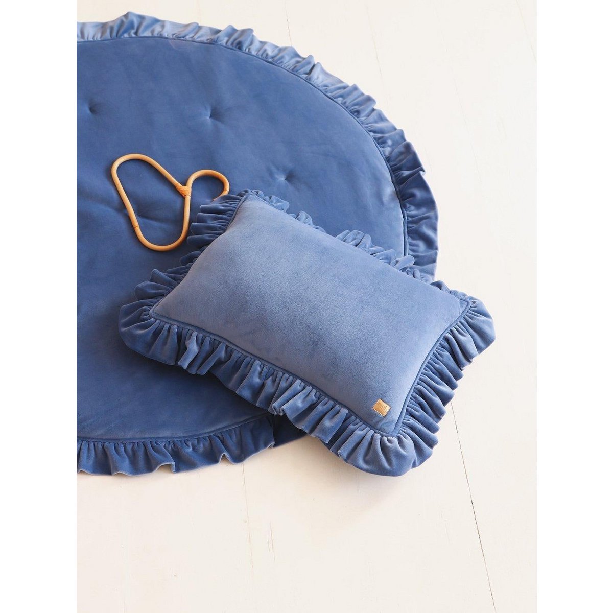 Mata Soft Velvet z Falbanką „Sapphire”