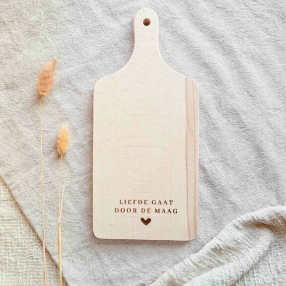 Borrelplank - Love goes through the stomach