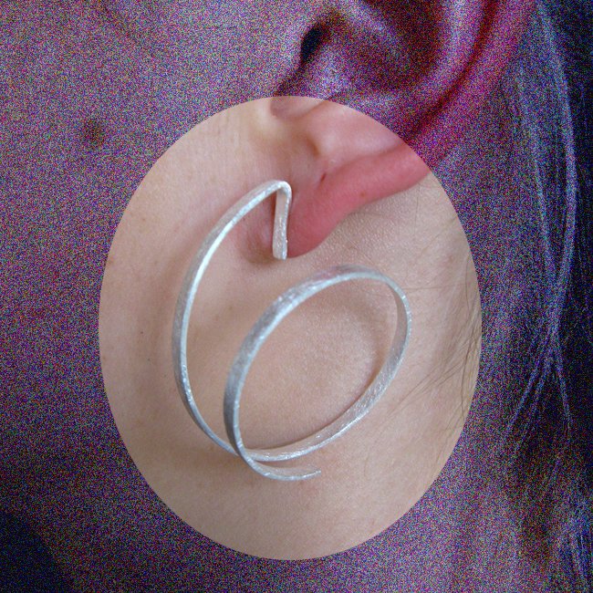 E 997 twisted ear studs