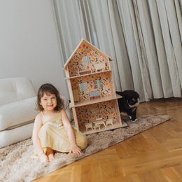 Frühlingsblume – Großer dreistöckiger Puppenhausbausatz aus Holz