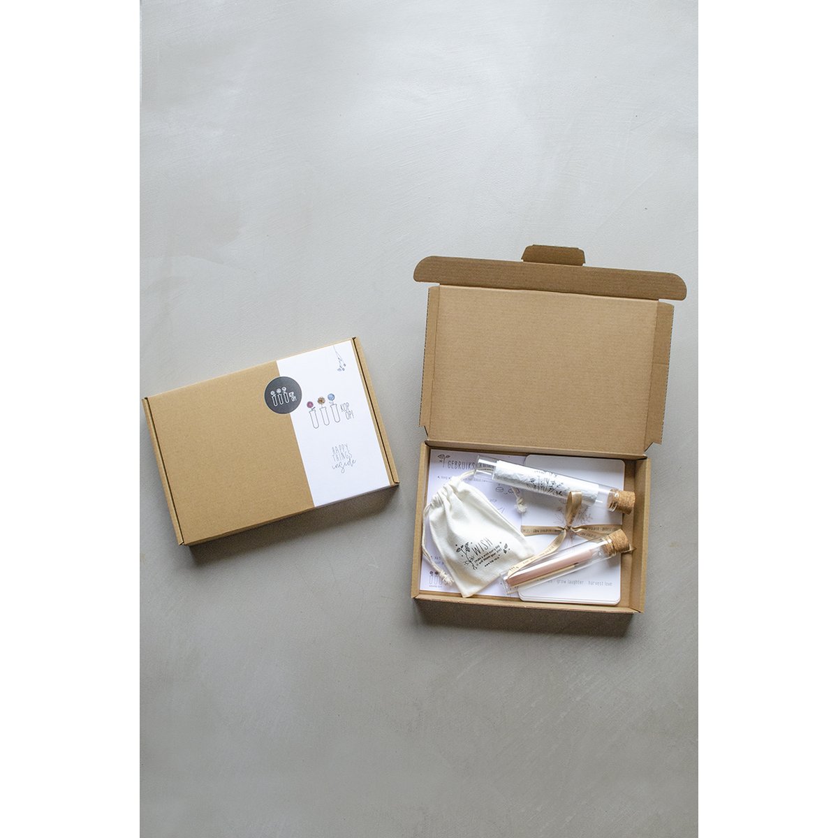 Happy Things Inside Box Deluxe
