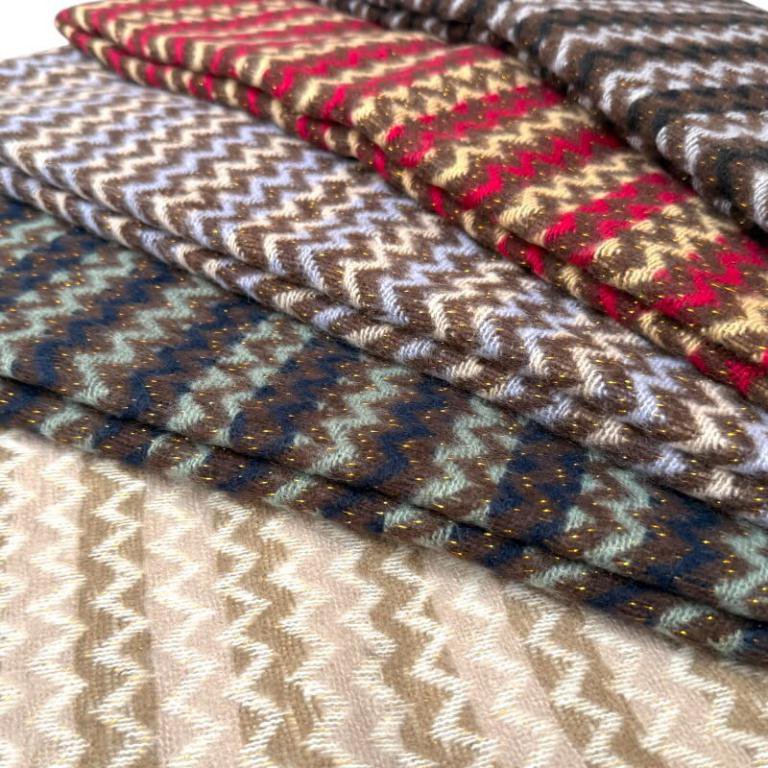 Muntert uldtørklæde til kvinder med zigzag-design ITFUSL606