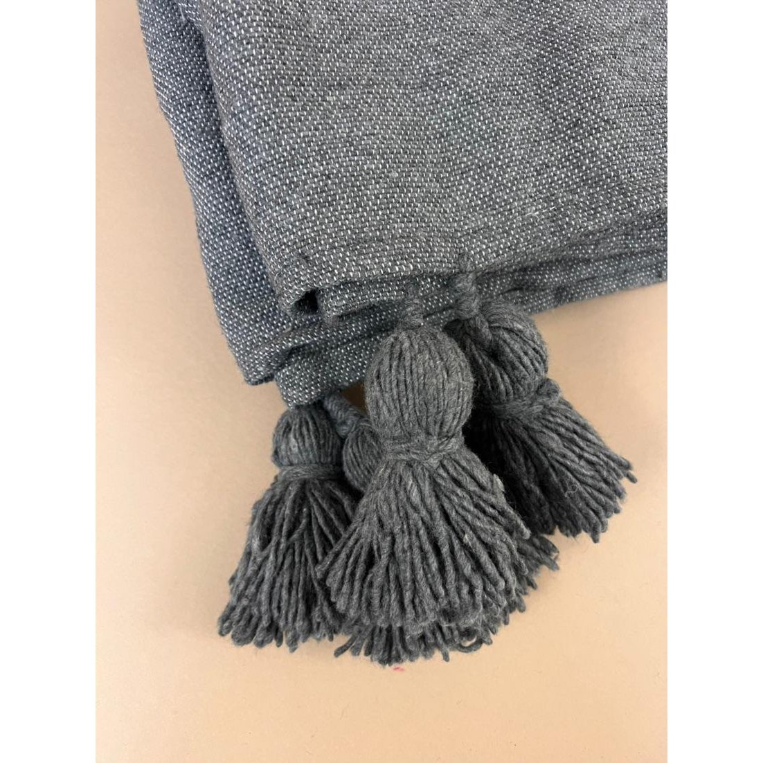 POMPON PLAID MEDIUM