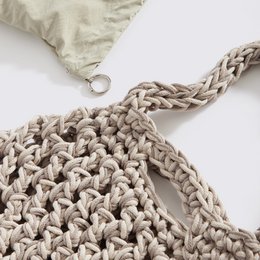 Borsa a tracolla “Tinos cotton” all'uncinetto con pochette impermeabile crema+beige