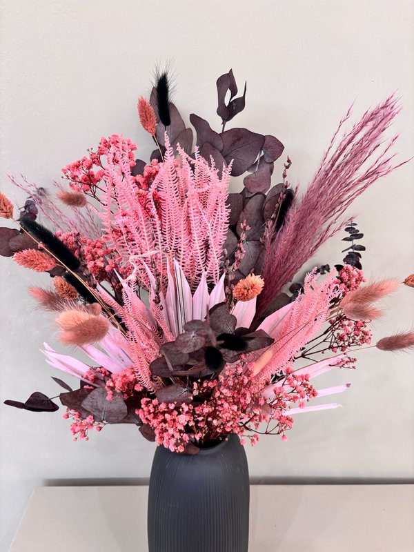 Touch of Pink: Tidløs elegance i nuancer af lyserød - tørret blomsterbuket
