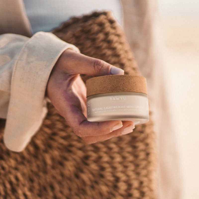 NATURAL LIGHTWEIGHT MOISTURIZER