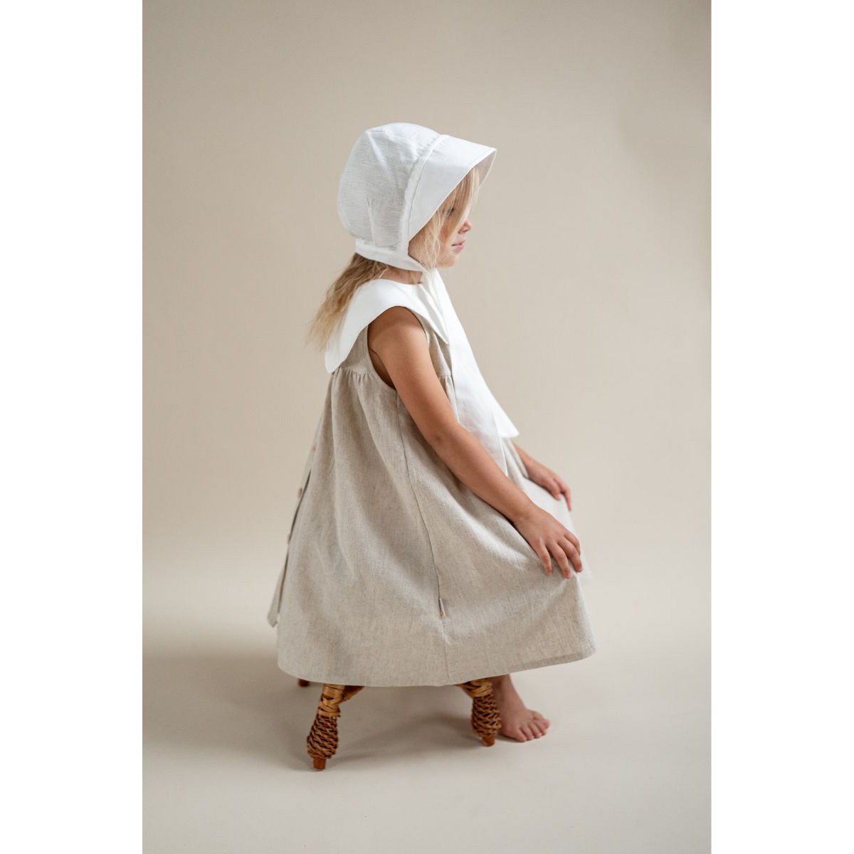 Children's bonet Eva White