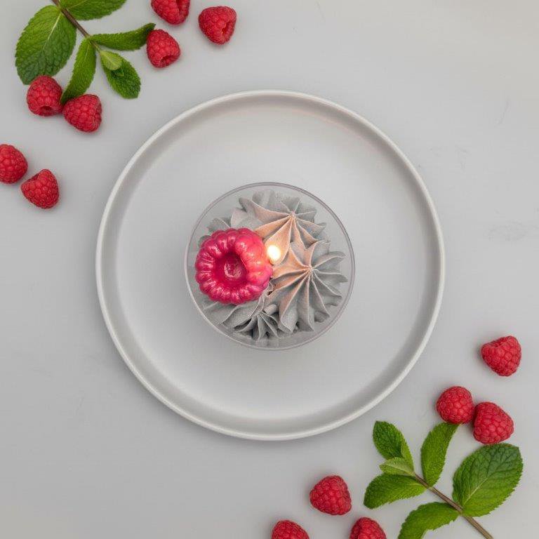 LAVURI N° 05 Baie Sauvage Gourmet Dessert Candle CUP, fruity framboise scent, Ash & Ruby colored, handmade bio vegan soy wax - Duftkerze