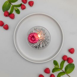 LAVURI N° 05 Baie Sauvage Gourmet Dessert Candle CUP, fruity framboise scent, Ash & Ruby colored, handmade bio vegan soy wax - Duftkerze