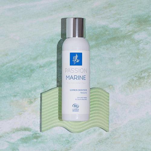 GLÆDELIG RENSENDE LOTION MED MARINE AKTIVE INGREDIENSER OG ROSENVAND 125ML
