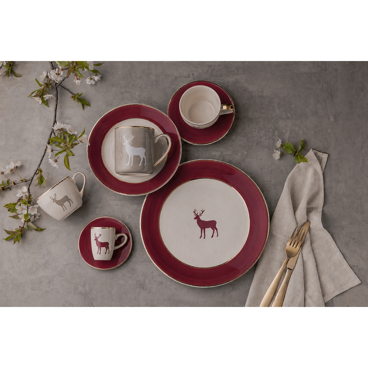 Dinner plate model “Deer” 18 carat gold, deer carmine