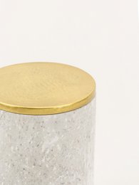 Mittlere zylindrische Box aus Stein mit kupferfarbenem, messingbeschichtetem Deckel