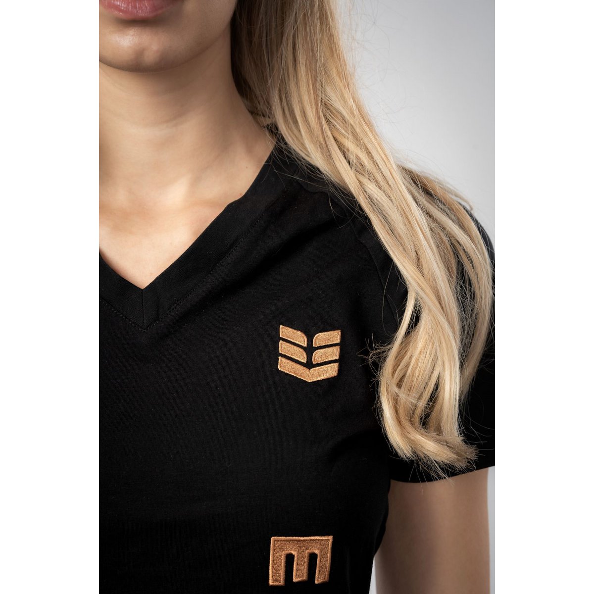 T-Shirt Empire Embodied Classic Venus coton bio Col V noir brodé