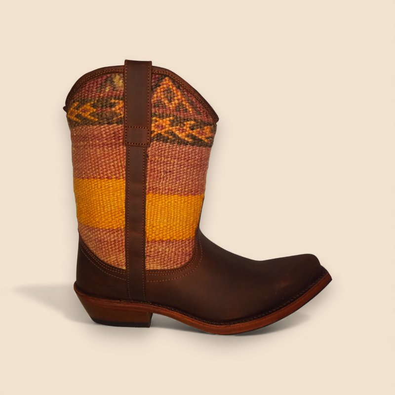 Bravas Kelim Boots – Håndlavede vestlige støvler med vintage marokkansk Kilim (lavet på bestilling)