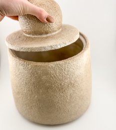Aardewerk potje met deksel beige