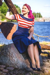 EU Stock Darlene Retro Swing Dress in Navy med røde og hvide striber