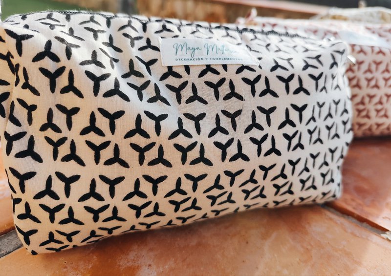 PACK OF 3 UNITS - BLOCK PRINT COTTON CLUTCH DEIA COLLECTION