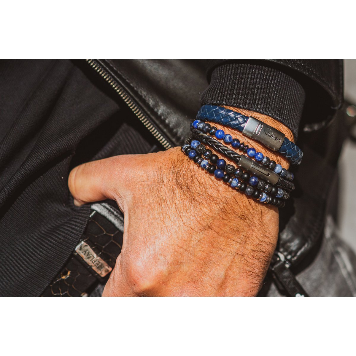 Enam mix blauw en zwart