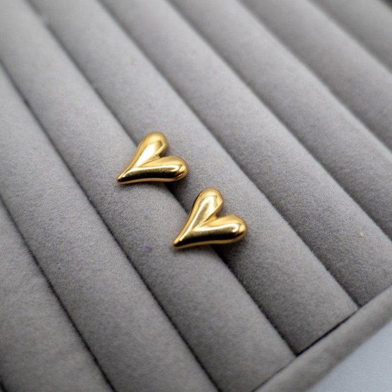 DOMED HEART – Waterproof Gold Heart Lobe Earrings