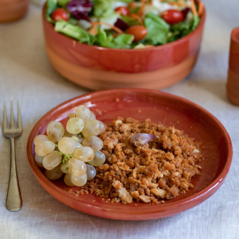 assiettes en argile jaune