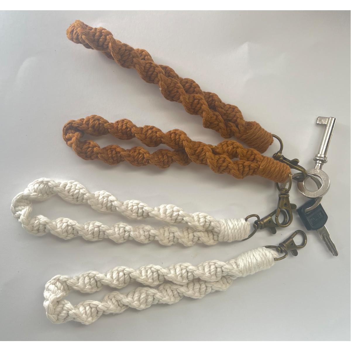 Macrame key ring 20.cm set of 4 pcs.