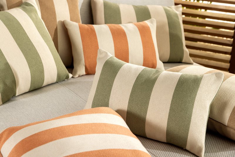 Dutch Decor CYRUS - Outdoor cushion 40x60 cm - Swamp - Green