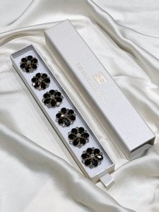 Maja – Black & White Flower Button Charm Gold