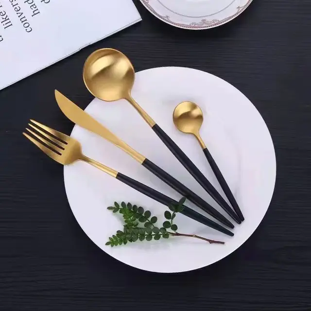 4er-Besteckset - Dünner Griff - Matte Oberfläche - 5 Farben erhältlich