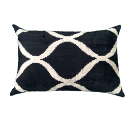 Velvet Ikat Cushion Black Beauty 60x40 cm
