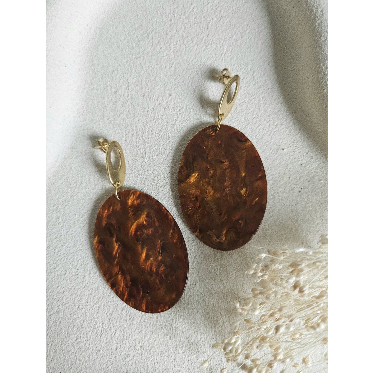 Earrings closed oval burnt orange
